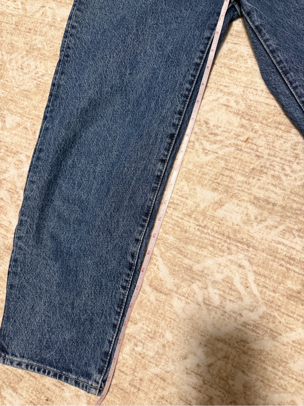 Levi's High-Rise Cropped Ankle Jeans in Medium Blue - Picture 12 of 12
